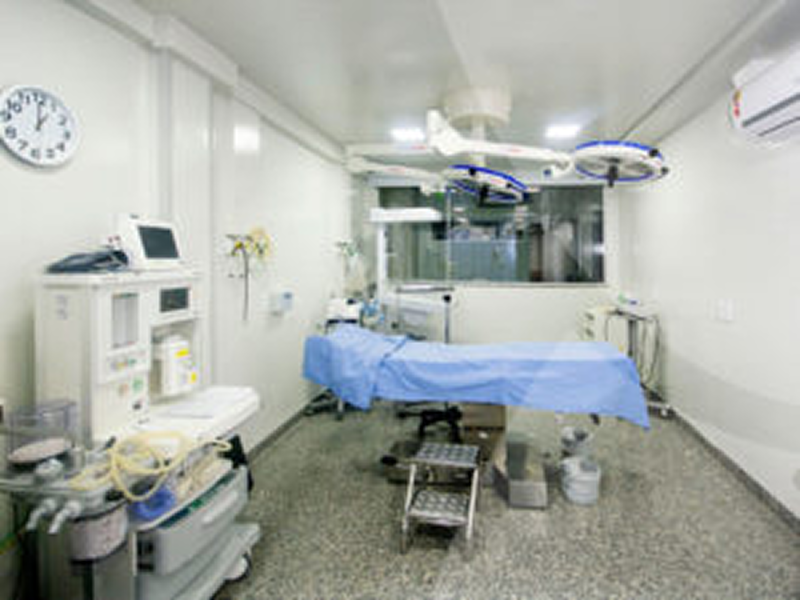 ela-maternidade-maternidade-acomodacoes-sala-gold-galeria-2-300x225 1