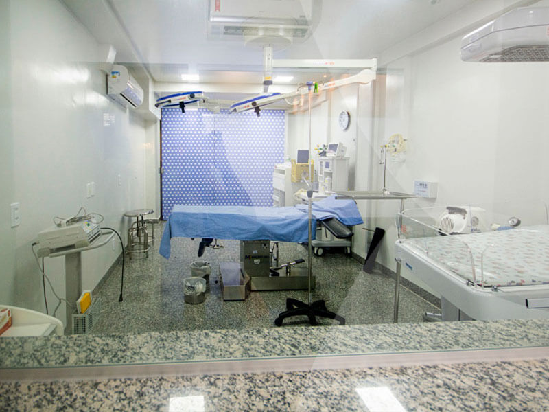 ela-maternidade-maternidade-acomodacoes-sala-gold-galeria-4 1